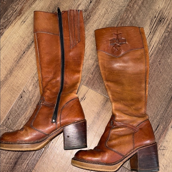 Shoes - Vintage Tan Leather Heeled Boots Size 7.5 M